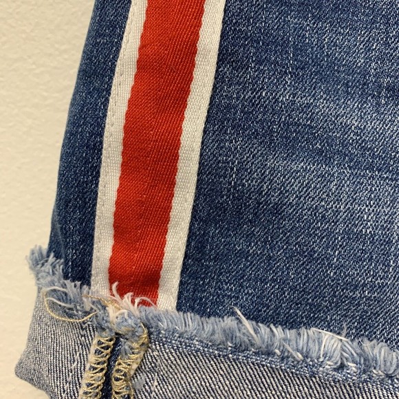 Gap High Rise 4-Inch Denim Shorts Size 27 Red Side Stripe Cutoff Frayed Hem - Picture 4 of 8
